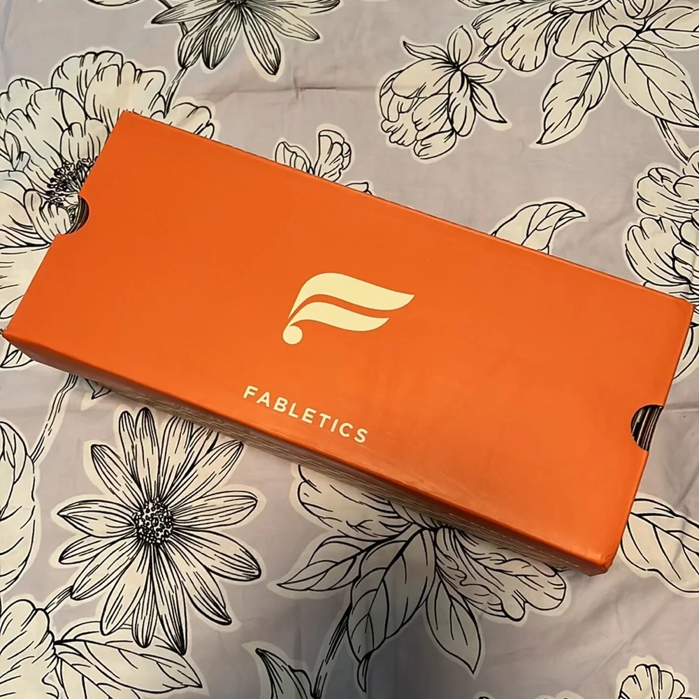 Fabletics Snug Slipper Size 7 - Picture 4 of 5